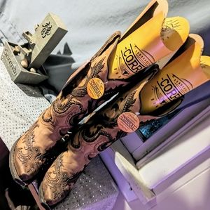 Corral boots